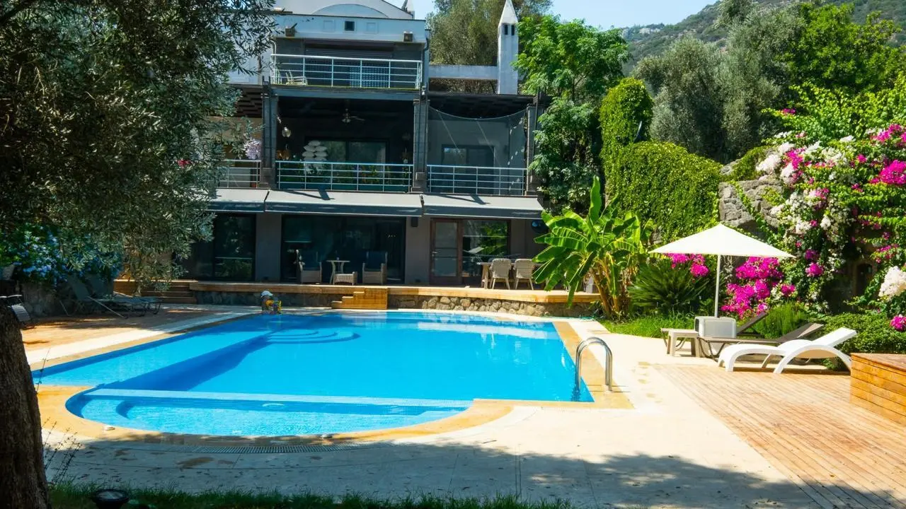 Villa in Torba